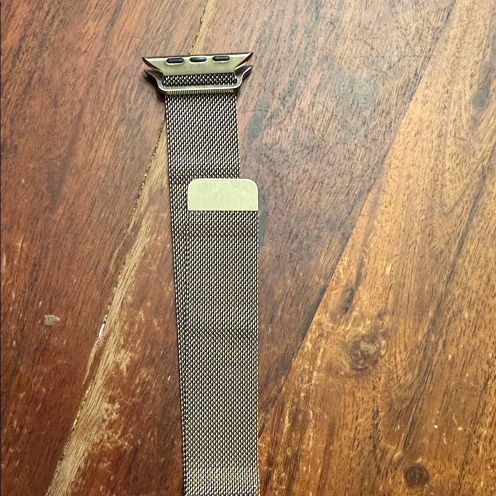 Apple Gold Mesh Wristband
